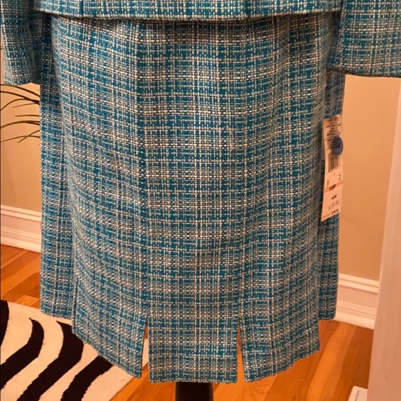 Tweed 2 piece suit.  Very elegant.   Classy. - Picture 4 of 8